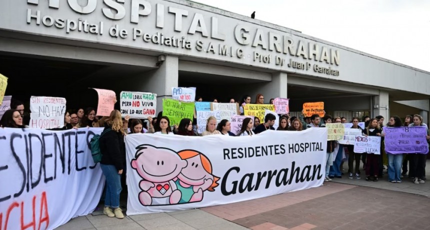 Estallan las alarmas en el Garrahan: denuncian 70 despidos en áreas críticas y convocan a paro contra la reforma laboral