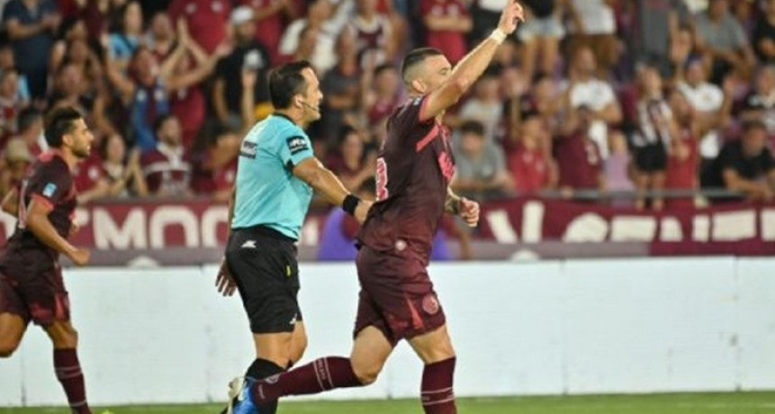 Lanús hizo valer La Fortaleza, doblegó a Unión y se trepó solo a la cima de la Zona A