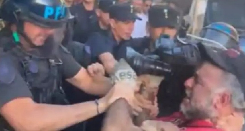 Escándalo en el Congreso: detienen a camarógrafo y Bullrich se desliga del operativo