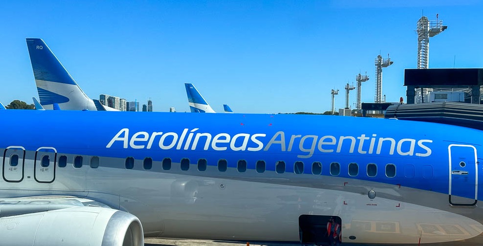 Paro de pilotos y aeronavegantes paraliza vuelos de Aerolíneas Argentinas en Aeroparque y Ezeiza