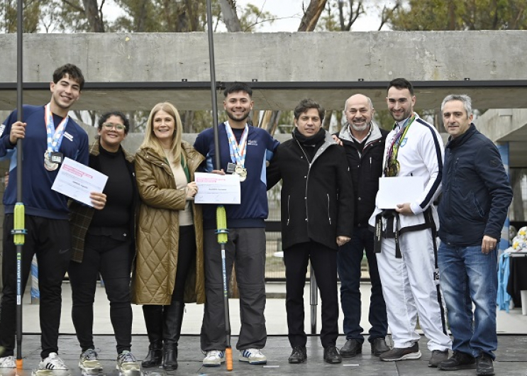 Axel Kicillof Inaugura Complejos Culturales y Deportivos en Ensenada con Foco en la Integración Social