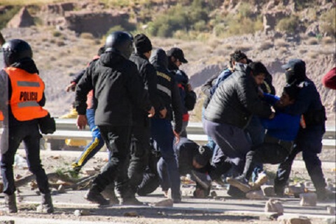 La represión policial en Jujuy se extendió por 4 horas: 170 heridos y 68 detenidos
