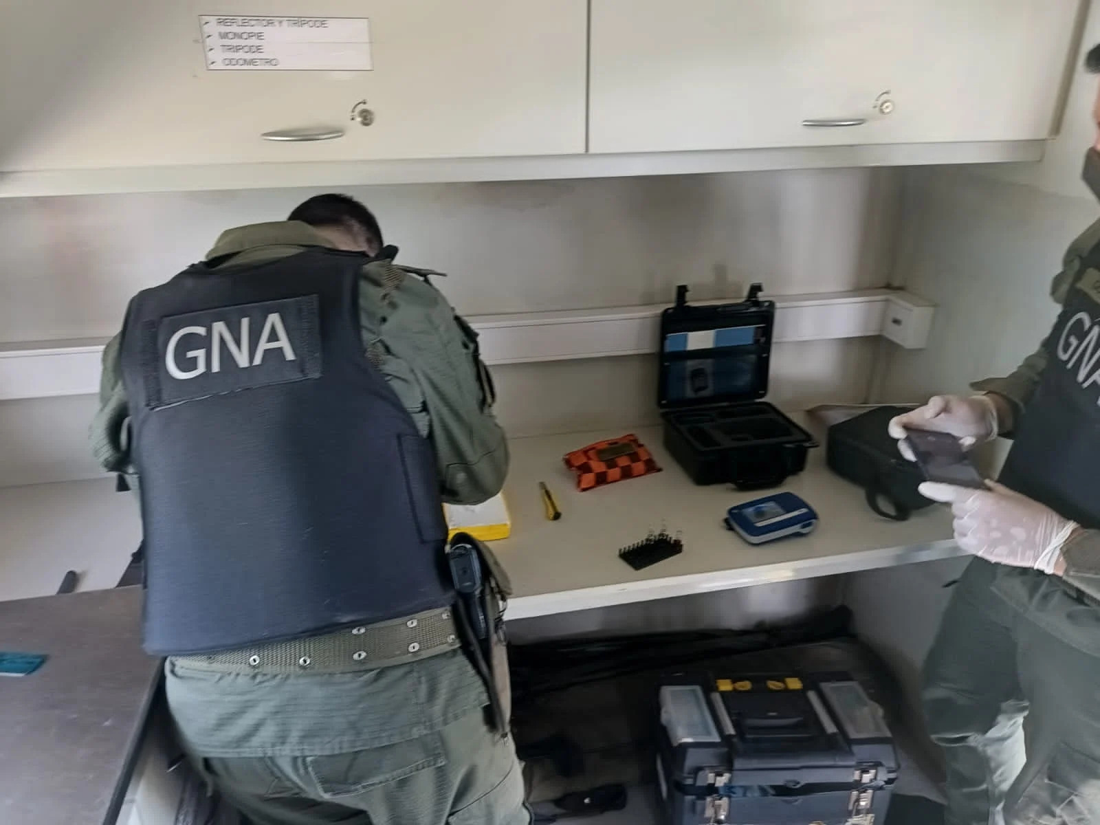 Santa Fe: Gendarmería Incauta 2 Kilos de Cocaína Ocultos en un Micro de Larga Distancia