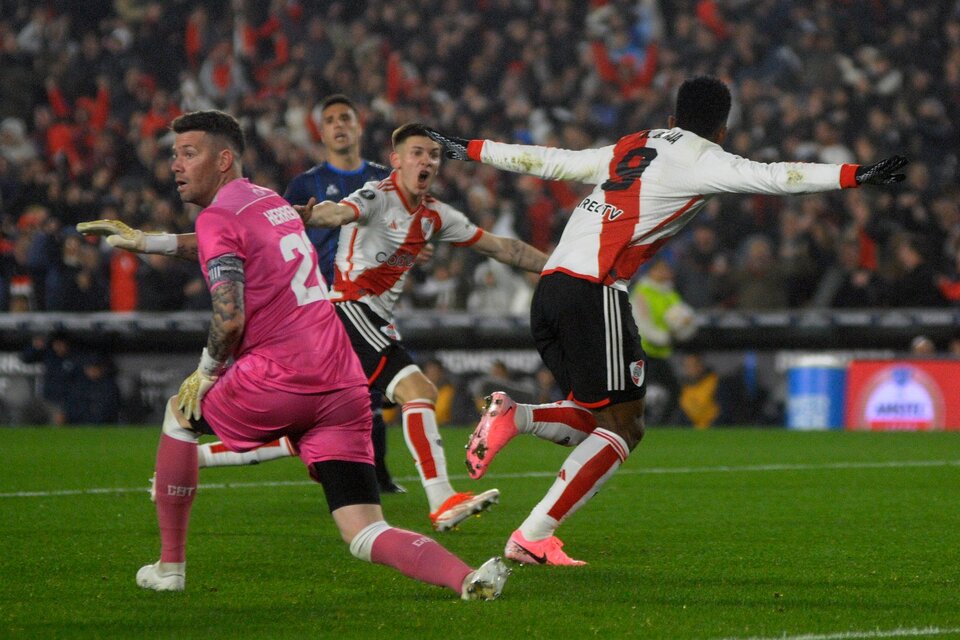 River Plate avanza con autoridad a cuartos de final de la Copa Libertadores 2024 tras vencer a Talleres