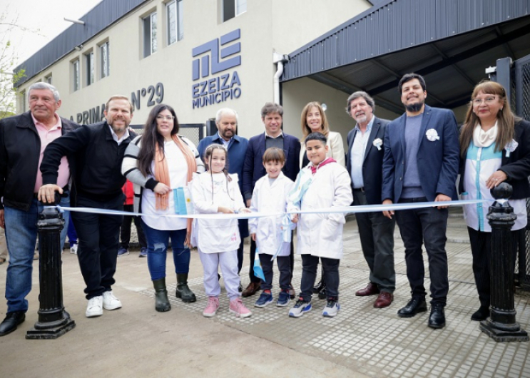 Ezeiza: Axel Kicillof inauguró el nuevo edificio escolar de la Escuela Primaria N°29