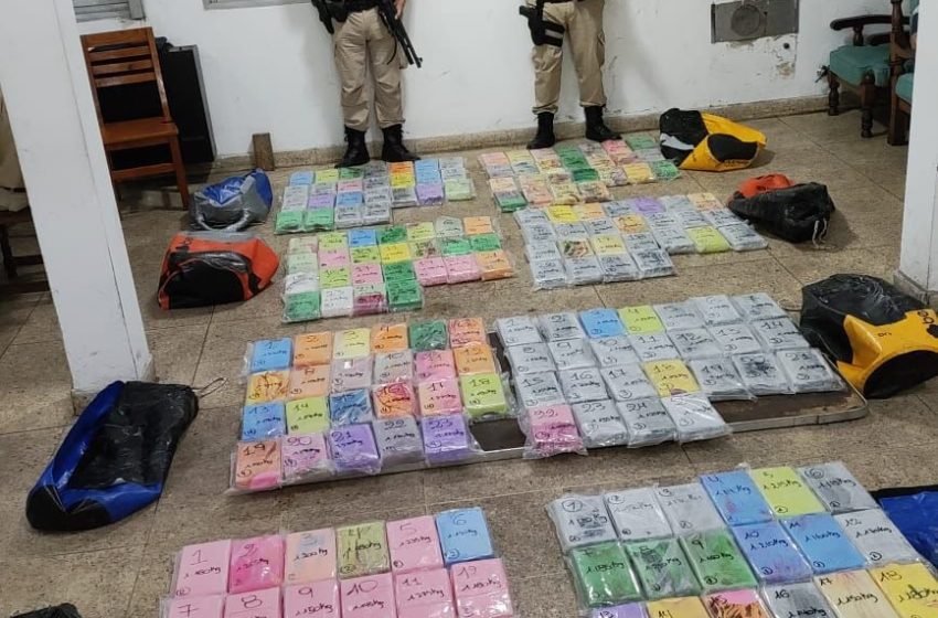 Incautan casi 300 kilos de cocaína en el Río de la Plata