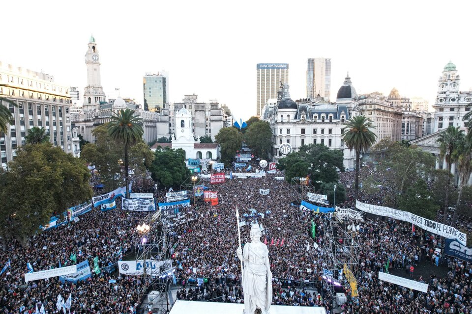 Emotivo discurso en Plaza de Mayo: el Documento completo leído ante la multitud