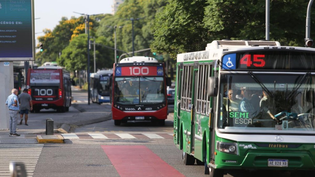 Subas en transporte y peajes: la Ciudad de Buenos Aires prepara ajustes que superan la inflación