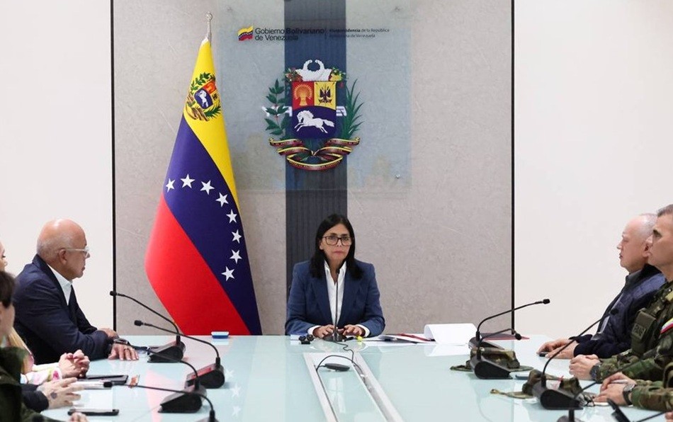 Venezuela en vilo: Delcy Rodríguez jura defender el territorio tras el secuestro de Maduro