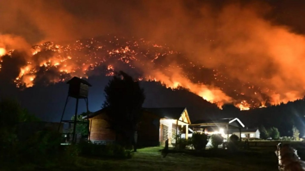 Chubut arde sin tregua: más de 3.500 hectáreas consumidas y miles de evacuados por incendios fuera de control