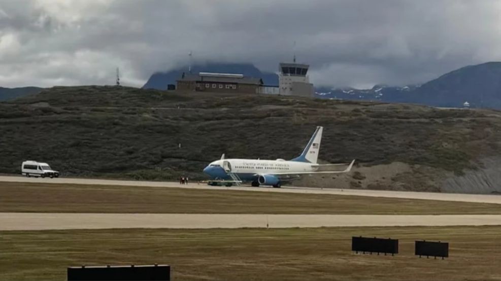 Avión militar de Estados Unidos en Ushuaia: aterrizaje sin explicaciones y alarma por soberanía tras la intervención del puerto