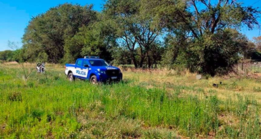 Conmoción en Córdoba: encuentran muerta a una mujer en un campo y temen que sea un nuevo femicidio