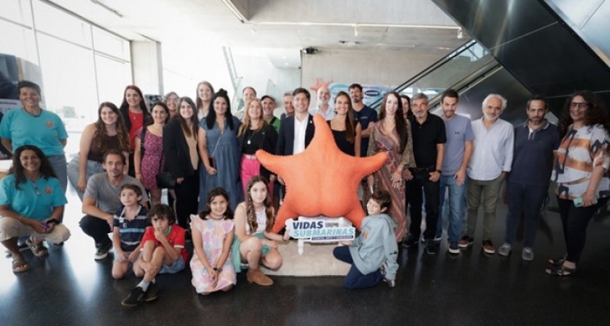 Kicillof bajó a las profundidades del Atlántico: ciencia, arte y soberanía en una muestra que impacta en Mar del Plata