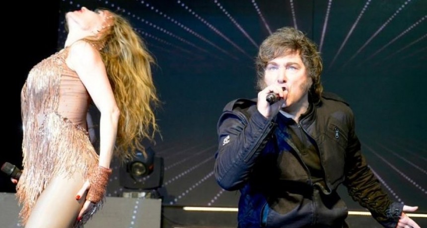 Mientras la Patagonia arde, Milei cantó y cerró un festival libertario en Mar del Plata