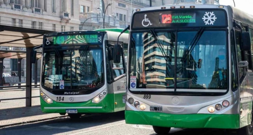 Colectivos garantizados: acuerdo de último momento frenó el paro y lleva el básico a casi $1,6 millones