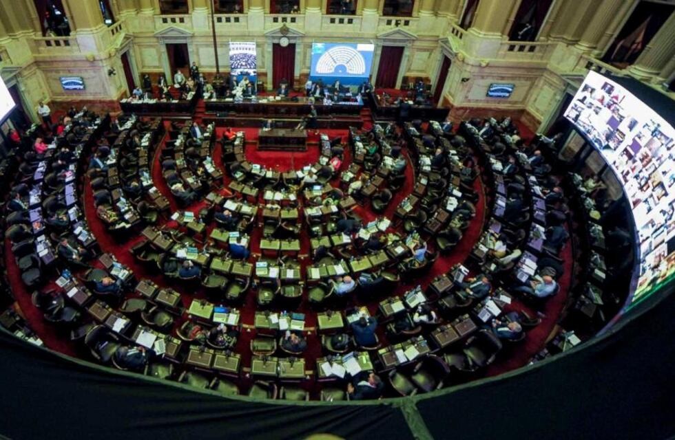 Ficha Limpia avanza en Diputados y el peronismo denuncia un intento de proscripción