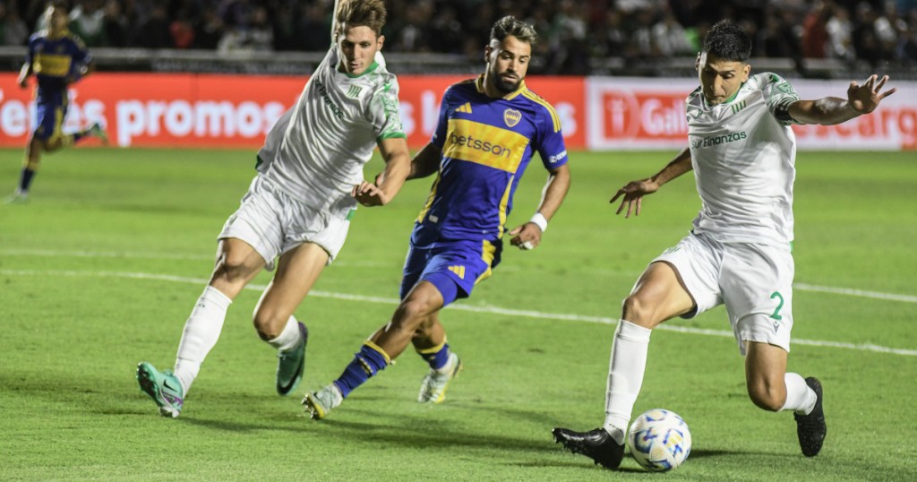 Boca sufrió pero venció a Banfield sobre el final y se quedó con el liderato provisional