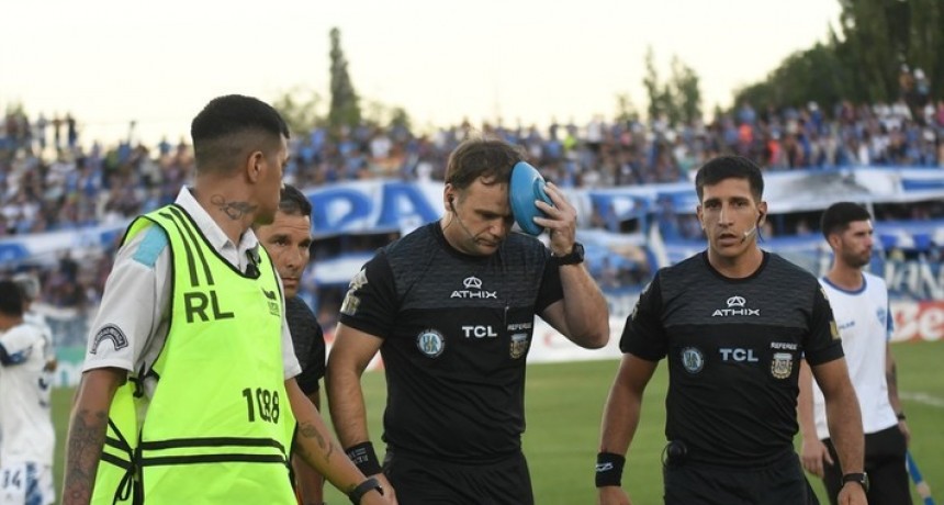 Fue suspendido el partido entre Godoy Cruz y Talleres por agresi&oacute;n a &aacute;rbitro: un incidente de violencia empa&ntilde;a el f&uacute;tbol argentino