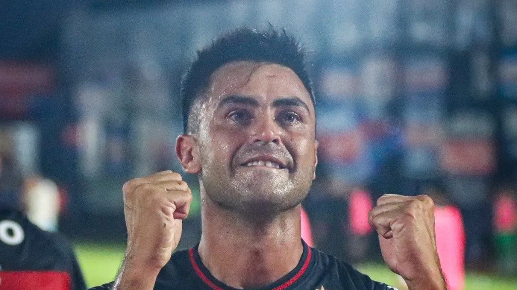 Papelón en Victoria: Racing regaló la noche, perdió 3 a 1 con Tigre y tocó fondo en el Apertura