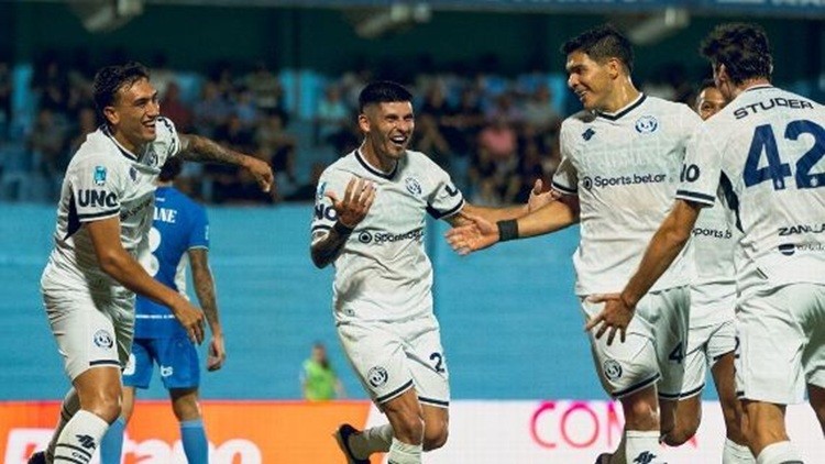 La Lepra imparable: Independiente Rivadavia ganó en Río Cuarto y manda con autoridad absoluta