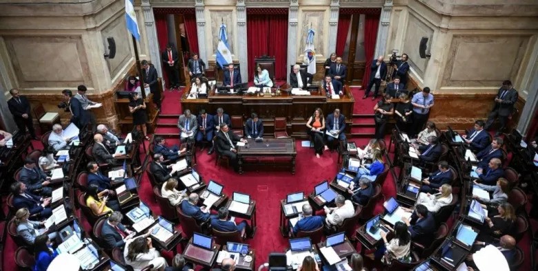 Todo o nada en el Senado: el oficialismo acelera reformas clave para blindar el discurso de Milei