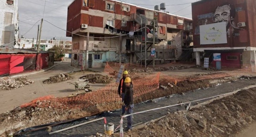 Escándalo en Morón: vendía droga en la puerta de su casa delante de sus hijos y terminó detenida