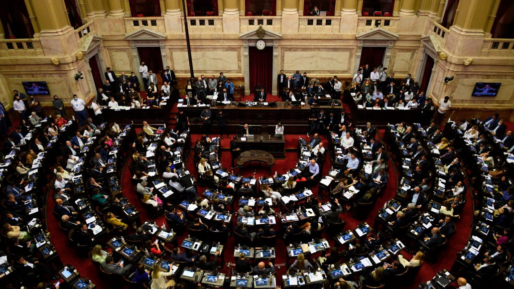 Diputados reactiva el debate sobre el criptogate y complica a Milei