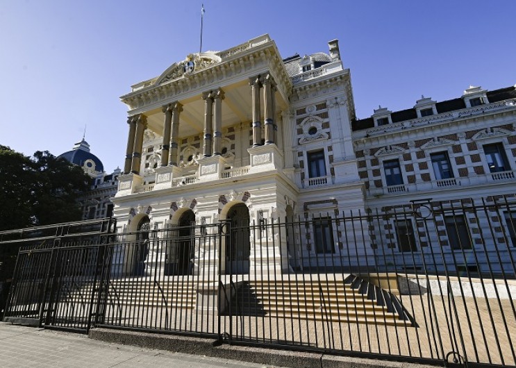 El Gobierno provincial refuerza la asistencia en Bahía Blanca tras el devastador temporal