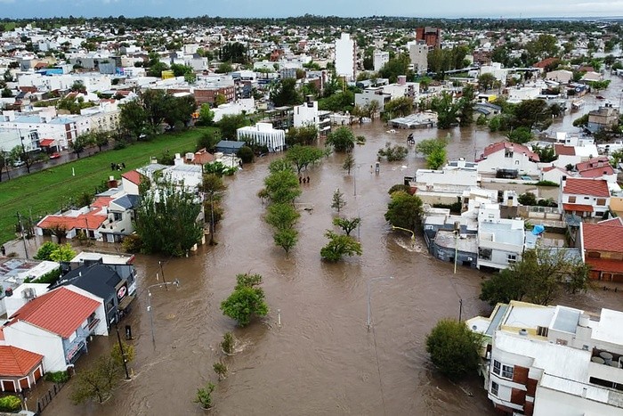 ¡Tragedia en Bahía Blanca! Al menos diez muertos y más de 1.300 evacuados por un temporal histórico