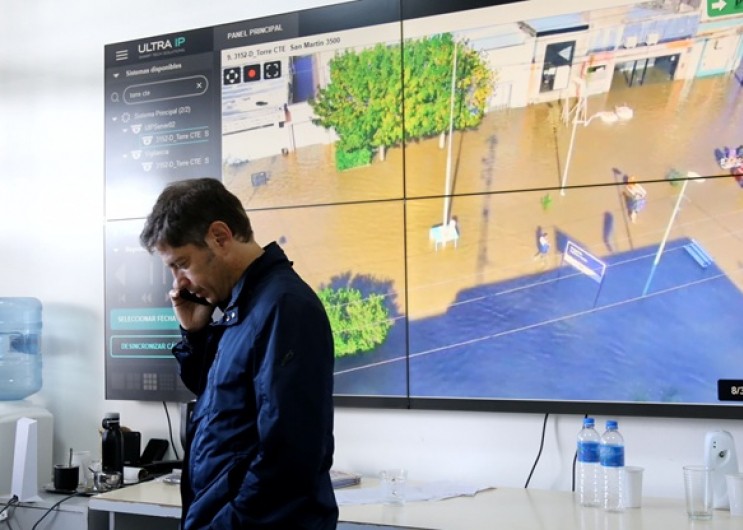 Kicillof recorrió las zonas devastadas por el temporal y pidió ayuda al gobierno nacional