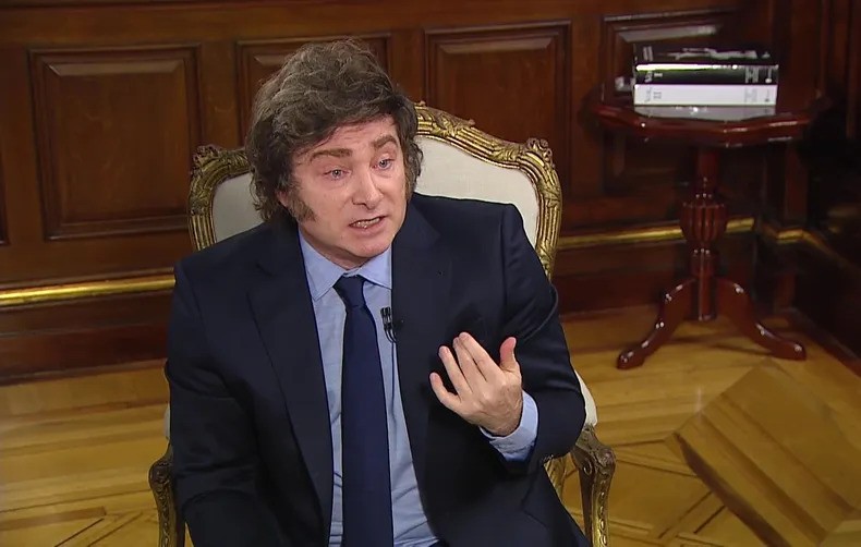 Milei en su peor momento: viajes suspendidos, tensiones internas y Bullrich ganando terreno