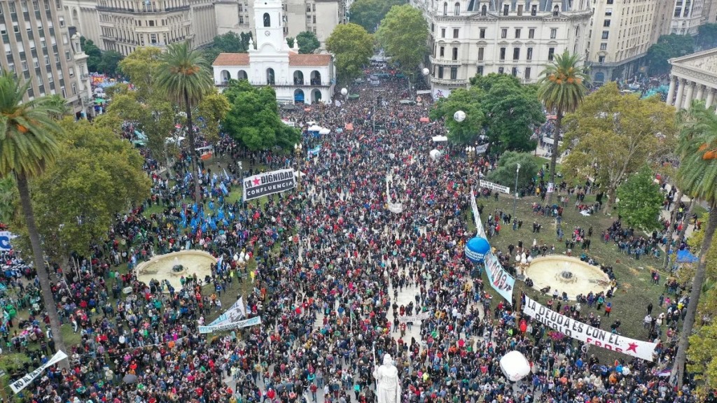 ¡La respuesta será histórica! Se espera una marcha multitudinaria en defensa de la memoria y contra el ajuste de Milei