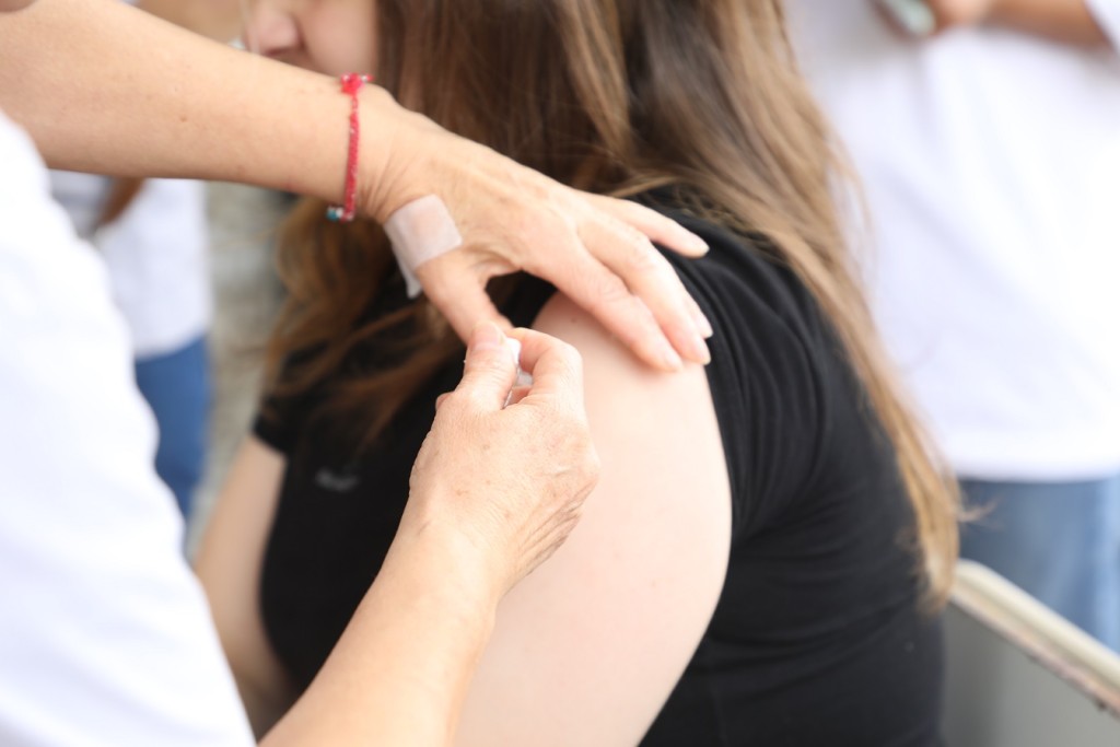 Alerta por nueva variante: arranca antes la campa&ntilde;a antigripal 2026 y el Gobierno busca frenar el avance del virus