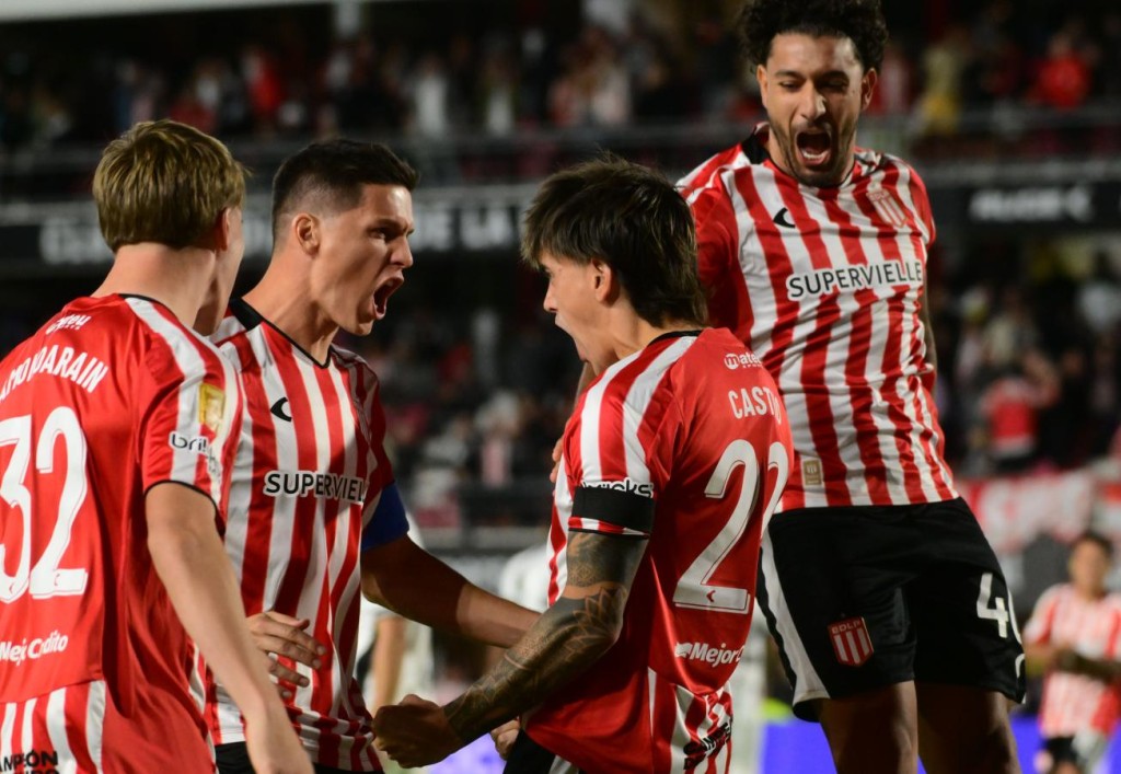 PALIZA HIST&Oacute;RICA: Estudiantes desat&oacute; una tormenta de goles, humill&oacute; a Central C&oacute;rdoba y acecha la punta