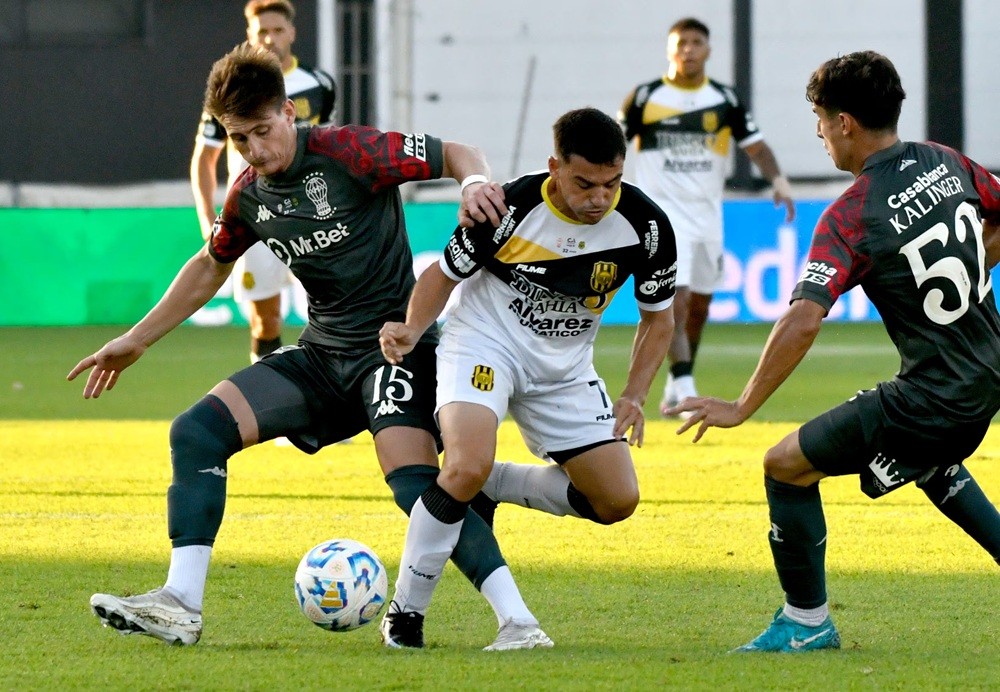 FINAL DE INFARTO: Hurac&aacute;n lo gan&oacute; sobre la hora, tuvo debut goleador y avanz&oacute; en la Copa Argentina