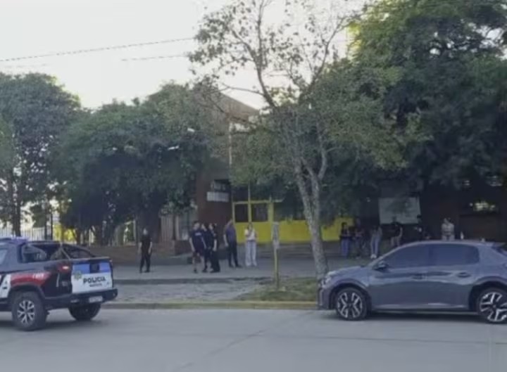 HORROR EN EL AULA: un alumno llev&oacute; un arma, dispar&oacute; en plena escuela y mat&oacute; a un compa&ntilde;ero