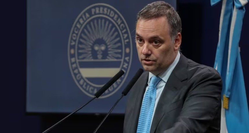 TORMENTA POL&Iacute;TICA: aliados opositores cruzaron a Adorni y exigen explicaciones por su viaje en avi&oacute;n privado