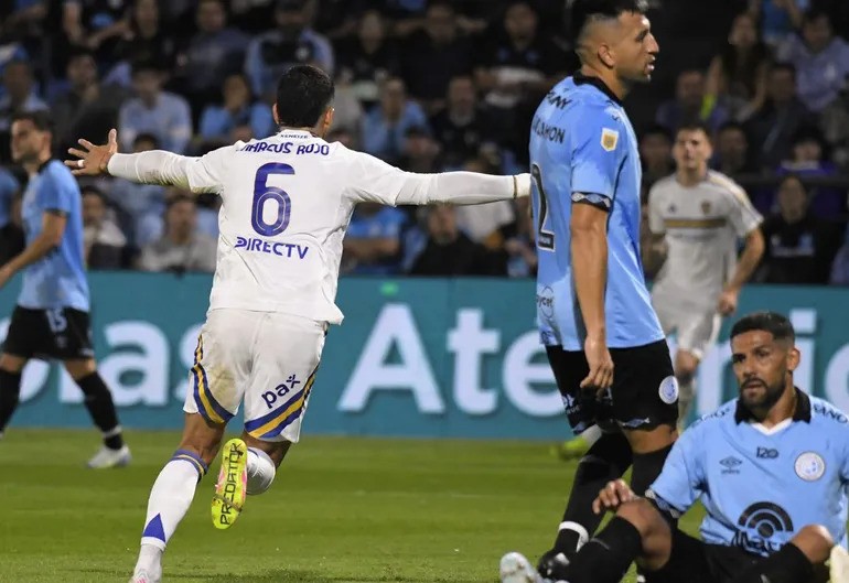 Escándalo en Córdoba: Boca ganó con el VAR como protagonista y se metió en octavos