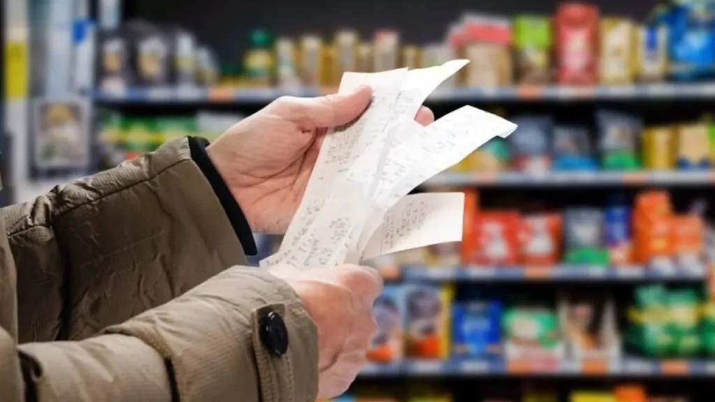 El consumo no levanta: se desplomó 5,4% en marzo y ya suma 16 meses en picada