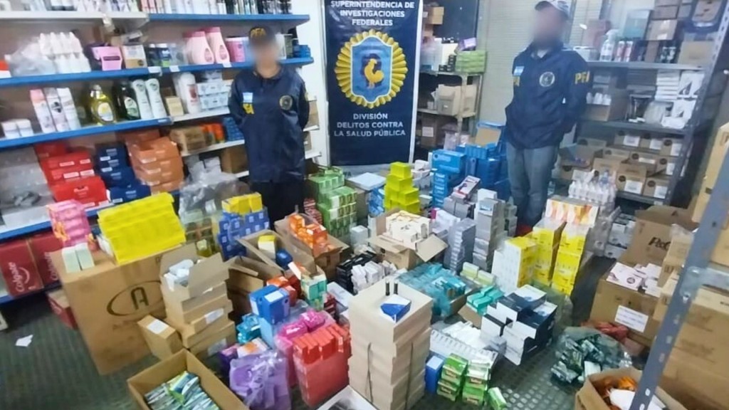 Desbaratan un depósito clandestino de medicamentos en el sur del conurbano
