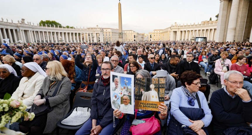 El Mundo Llora la Muerte del Papa Francisco: La Iglesia Pierde a su Gu&iacute;a M&aacute;s Querido