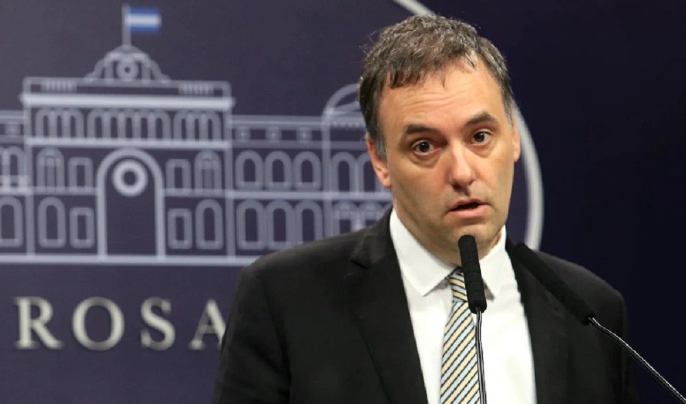 ESC&Aacute;NDALO EN LA ROSADA: investigan vuelos, propiedades y el patrimonio de Manuel Adorni