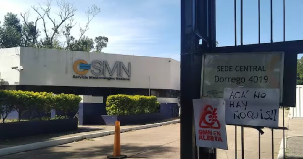 CAOS EN LOS CIELOS: paro total en el SMN y advierten que podr&iacute;an peligrar los vuelos en todo el pa&iacute;s