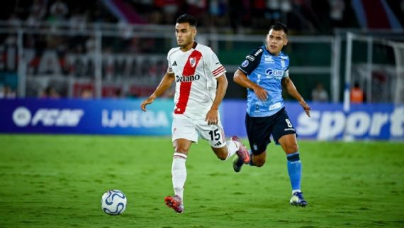 BATALLA EN BOLIVIA Y EXPULSI&Oacute;N TEMPRANA: River Plate resisti&oacute; con diez y rescat&oacute; un empate clave ante Blooming