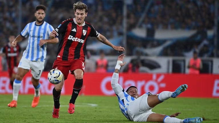 GOLPE LETAL EN AVELLANEDA: River no perdon&oacute;, castig&oacute; cada error de Racing y lo dej&oacute; al borde del nocaut antes del Supercl&aacute;sico