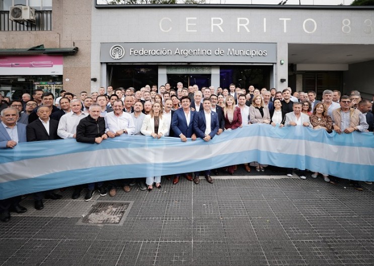 TENSI&Oacute;N CON LA NACI&Oacute;N: Axel Kicillof lider&oacute; un reclamo masivo por fondos y obras paralizadas