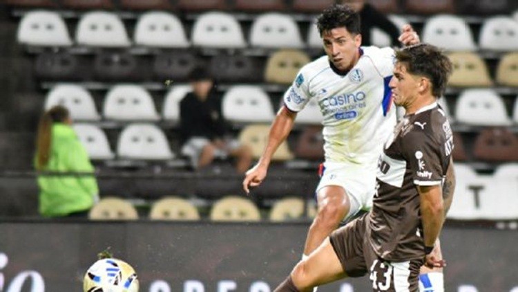 SAN LORENZO RESISTI&Oacute; Y PEG&Oacute; JUSTO: triunfo clave ante Platense que lo acerca a los playoffs