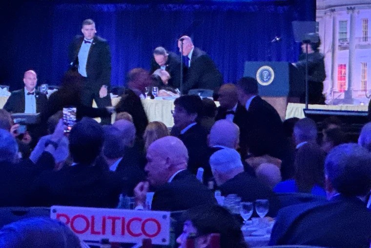 TERROR Y DISPAROS EN WASHINGTON: p&aacute;nico en una cena con Trump, evacuaci&oacute;n total y un detenido