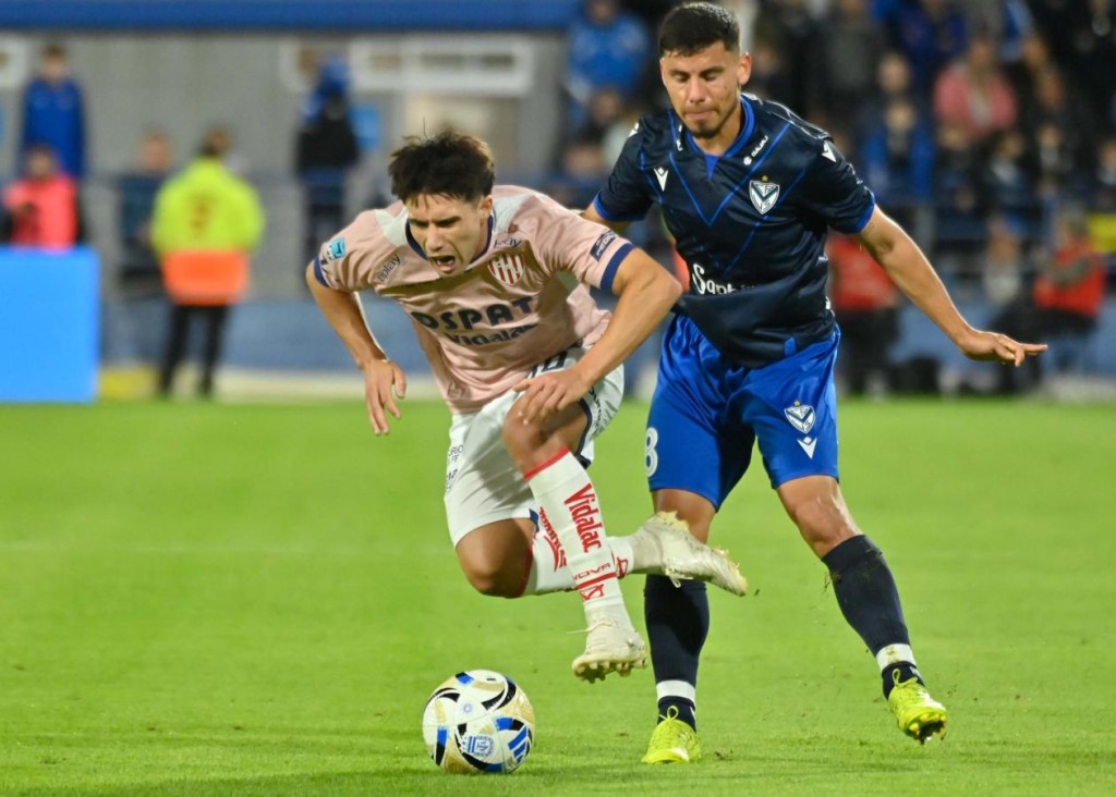 SE LE ESCAP&Oacute; SOBRE EL FINAL: V&eacute;lez empat&oacute; con Uni&oacute;n y qued&oacute; relegado en la pelea por la punta