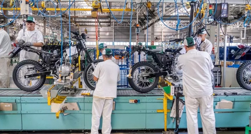 ALERTA ROJA EN LA ECONOM&Iacute;A REAL: pymes acusan al plan de Luis Caputo de destruir empleo y golpear a la clase media